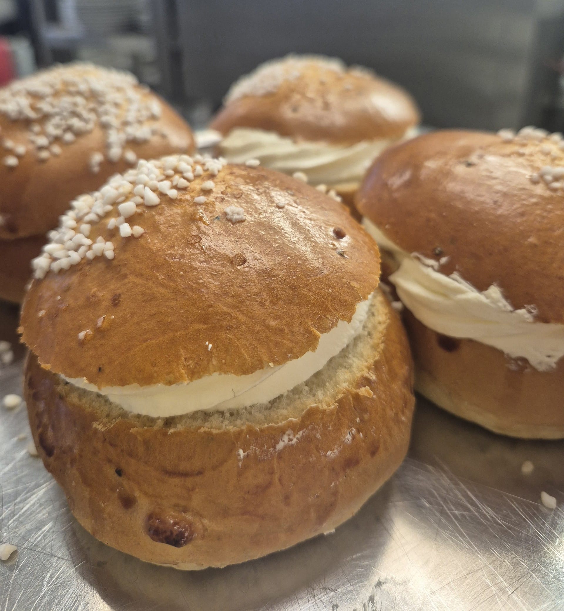 Laskiaista lautasella ja tietovisassa