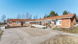 Hoivakodin kiinteistön julkisivu.