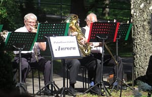 Soittajia esiintymässä.