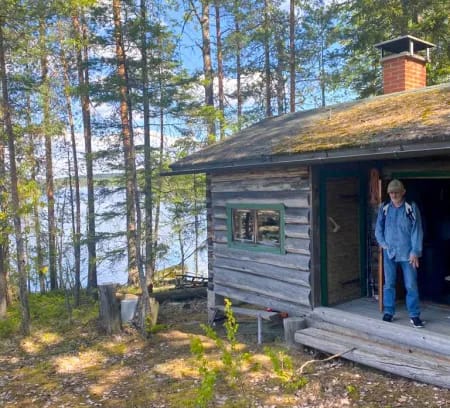 Esperi Koti Omenapuun asukkaan matka hoitajan kanssa.