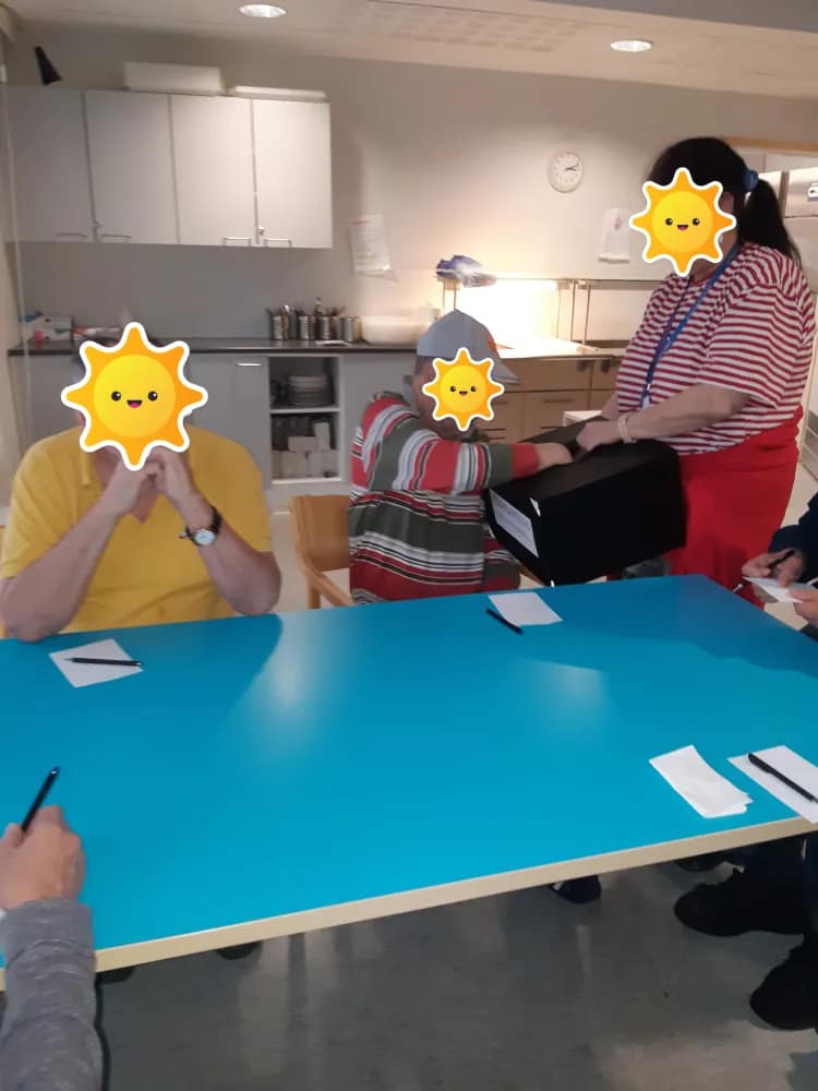 Leikillisyys ja pelillisyys kuntouttavana toimintana toimii kaikenikäisille kuntoutujille ja on virkistävää, sekä mielialaa parantavaa.