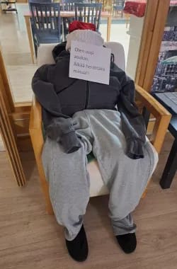 Yöhoitajien hassuttelua