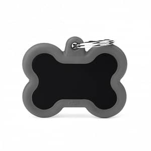Hiljainen koiran nimilaatta alumiinia. Väri musta ja harmaat reunat.