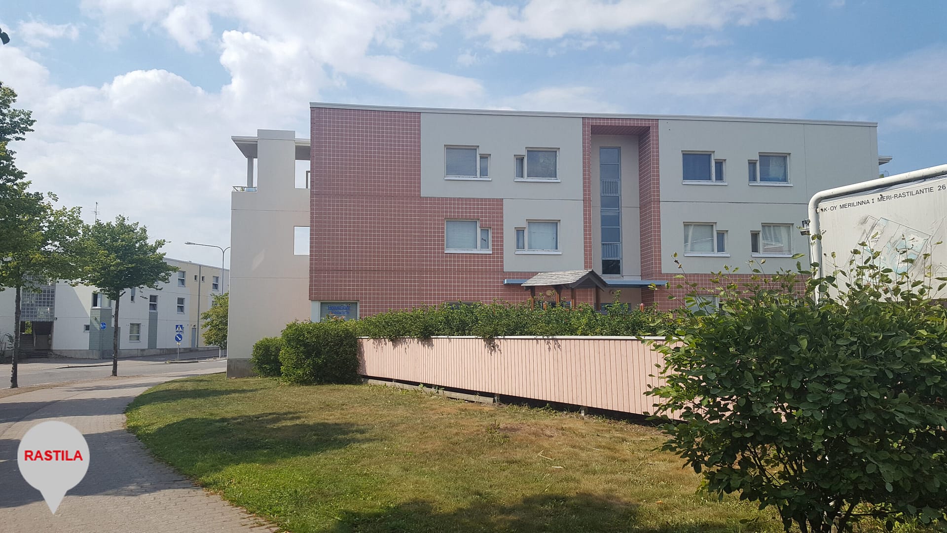 Esperi Päivätoimintakeskus Hoivaonnen rakennus ja piha-alue Helsingissä