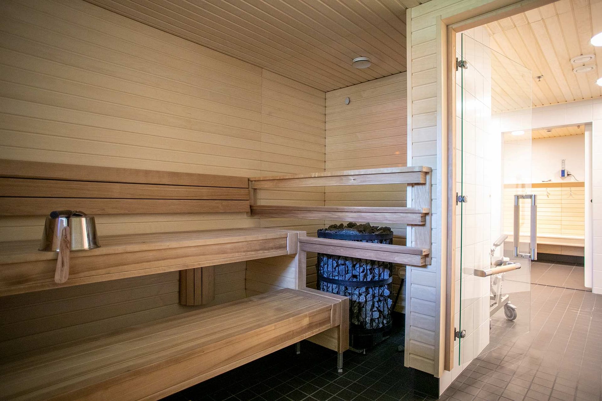 Esteetön sauna