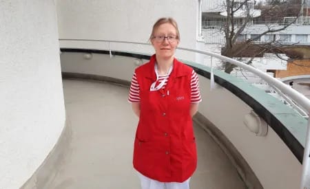Miia Humalainen toimii lähihoitajana Tilkassa.