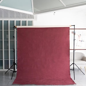 Maisun Ilmaisu x Studiovarustamo 2x3m Uniikki taustakangas 0050, punainen