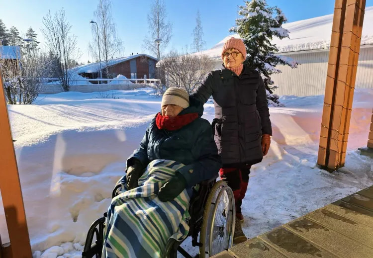 Heleä helmikuu ja paukku pakkaset jatkuu