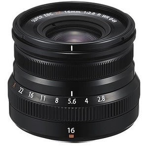 Fujifilm XF 16mm/2,8 WR musta objektiivi
