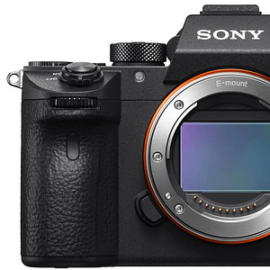 Sony a7R III A 42,4 megapikselin kamerarunko