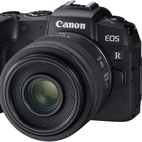 25_EOSRP_FrontSlantLeft_RF35mm F1.8 MACRO IS STM