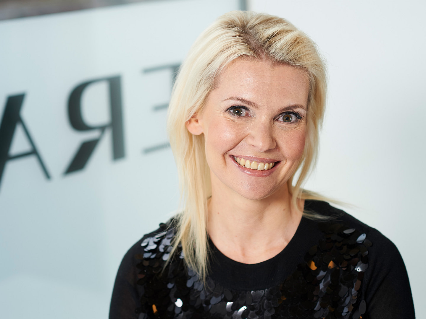 pääkuva-desktop_2000x1500_nim_Henna