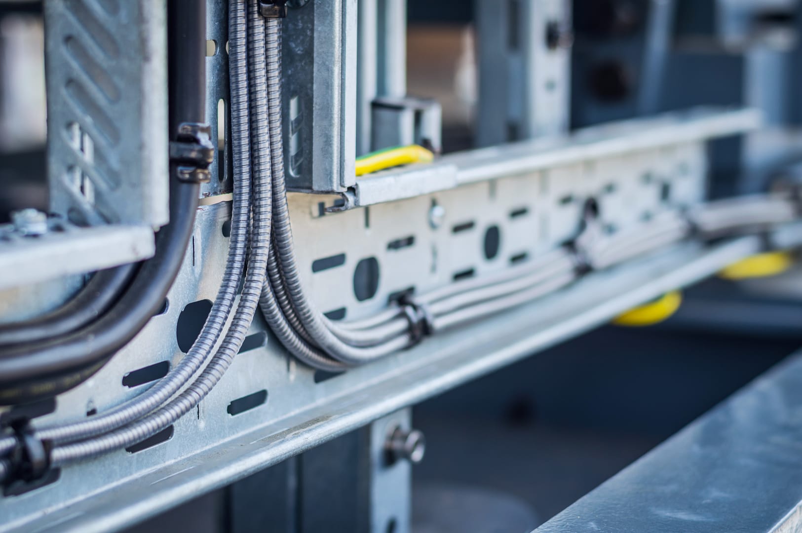 Power,Cables,And,Instrument,Cables,In,The,Trays,.electric,Cables Power,Cables,And,Instrument,Cables,In,The,Trays,.electric,Cables