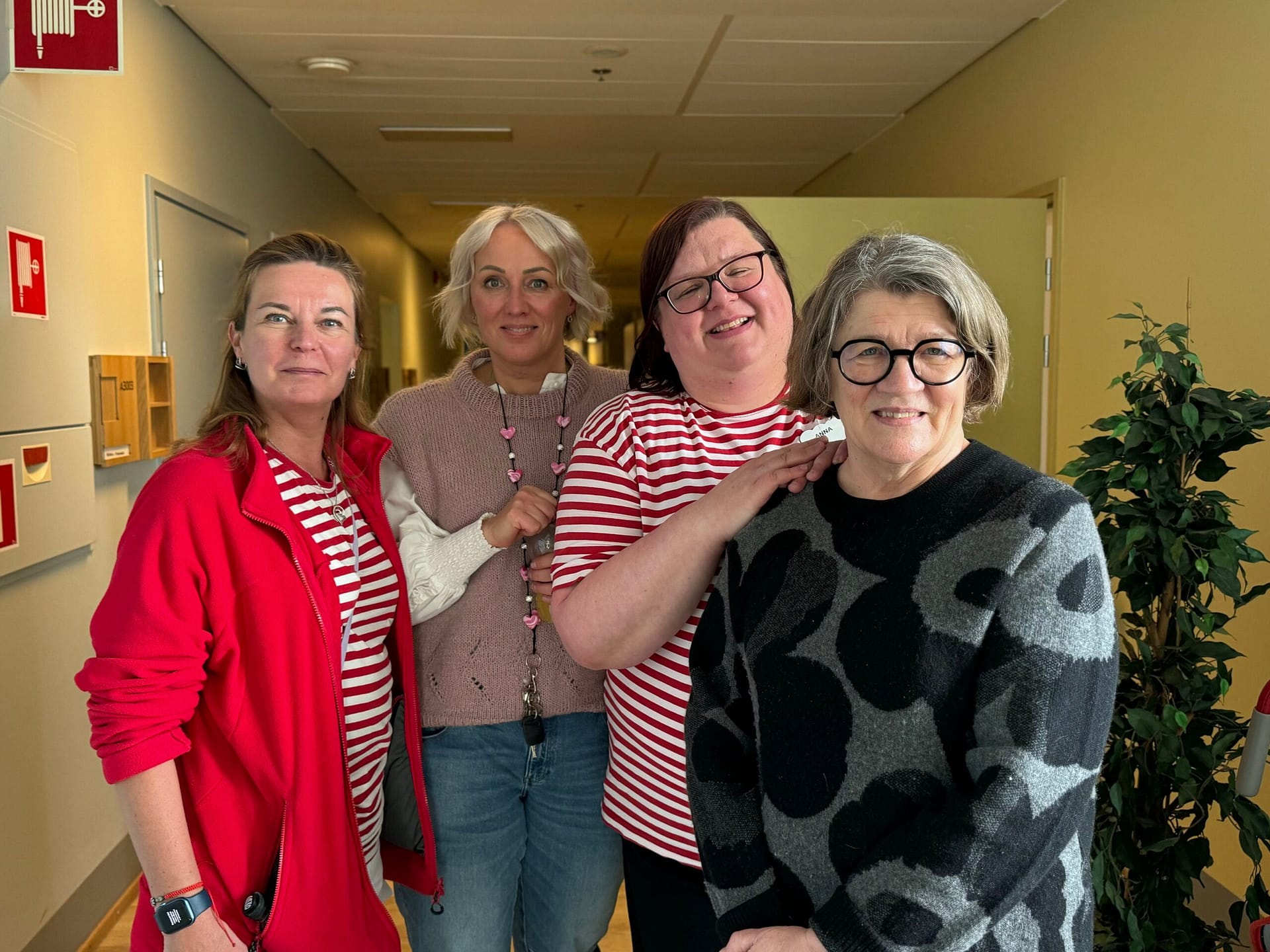 Esperi Hoivapalvelukeskus Tilkan henkilökuntaa EsperiCafessa