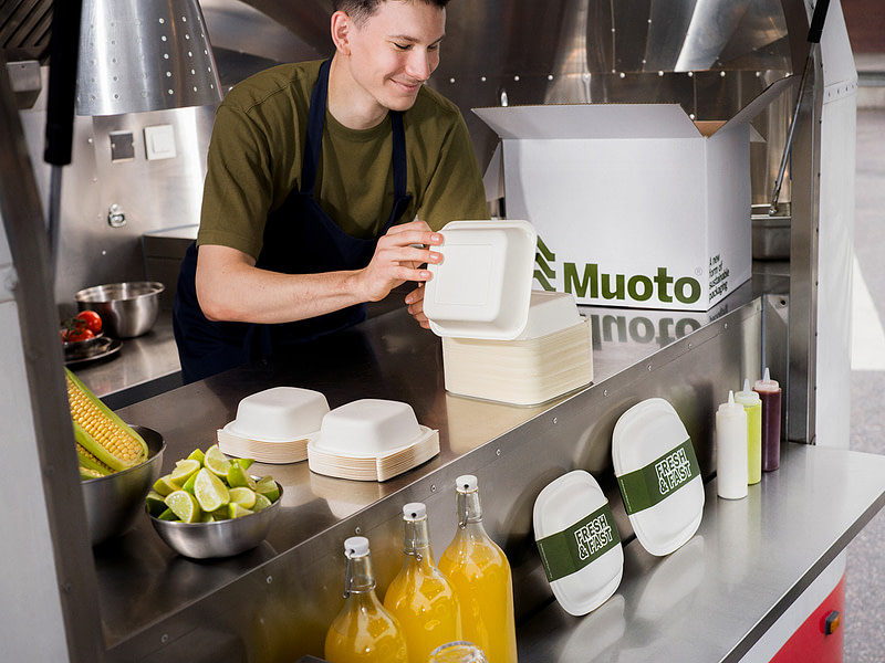 Puukuidusta valmistettuja muoto-pakkauksia.