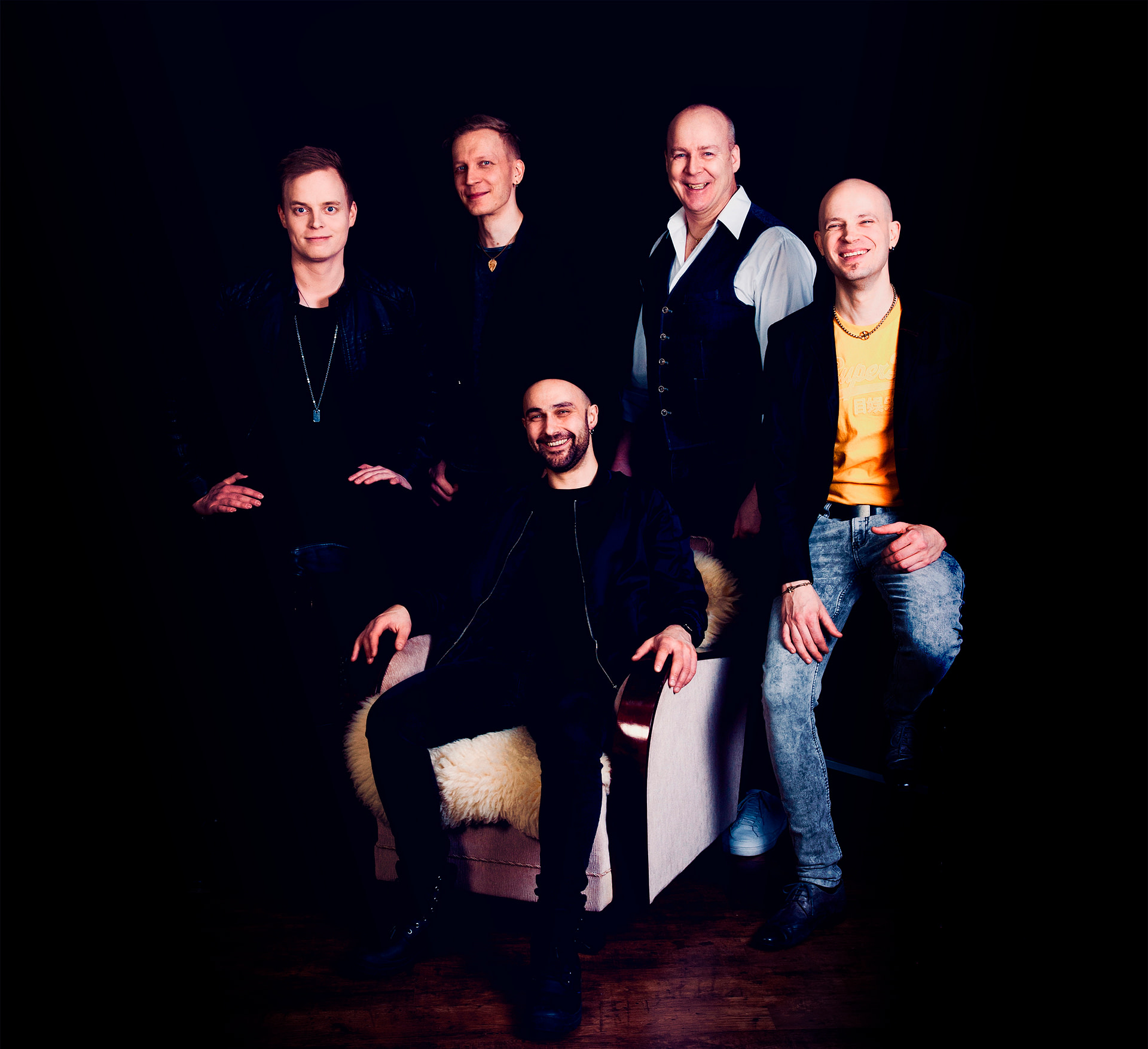 Energiabändiltä uutta musiikkia Ennen auringonnousua MagnumLive